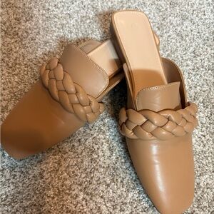NWOT Tan Braided Mules